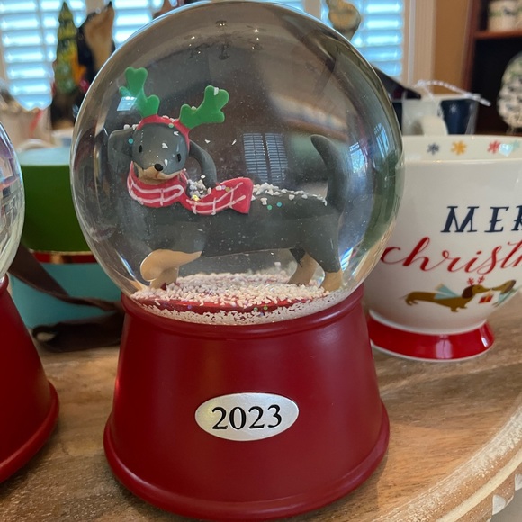DACHSHUND CHRISTMAS SNOW GLOBE ALSO PLAYS JINGLE BELLS NWT snowglobe - Picture 5 of 8